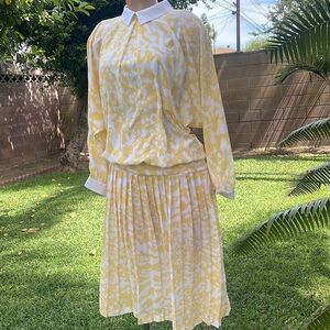 NEIMAN-MARCUS…VINTAGE size 16”womens  DRESS Collared Pleated Dress 2 pieces Look